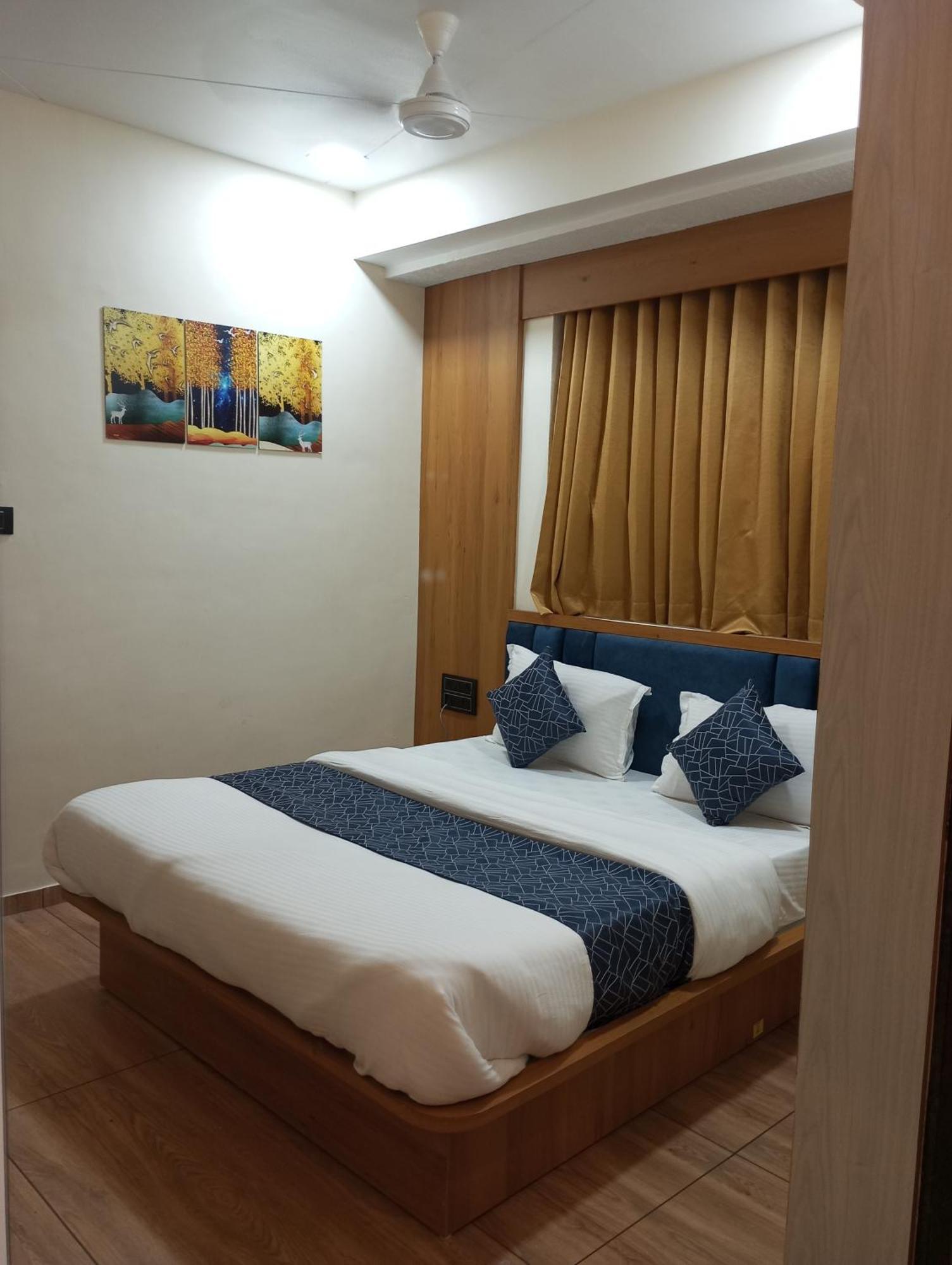 Hotel R K Villa Amhedabad Dış mekan fotoğraf